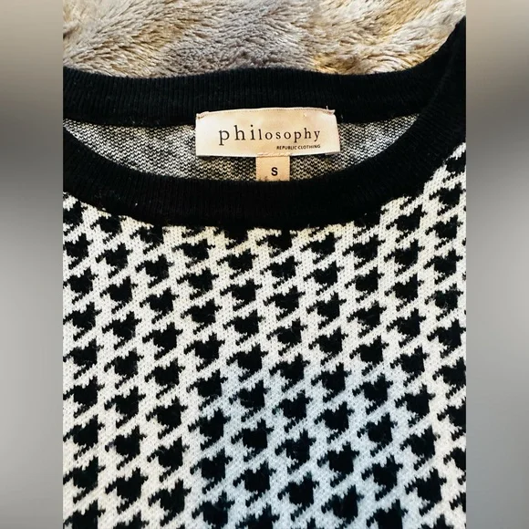 Philosophy Monochrome Houndstooth Knit Top - Picture 2 of 8